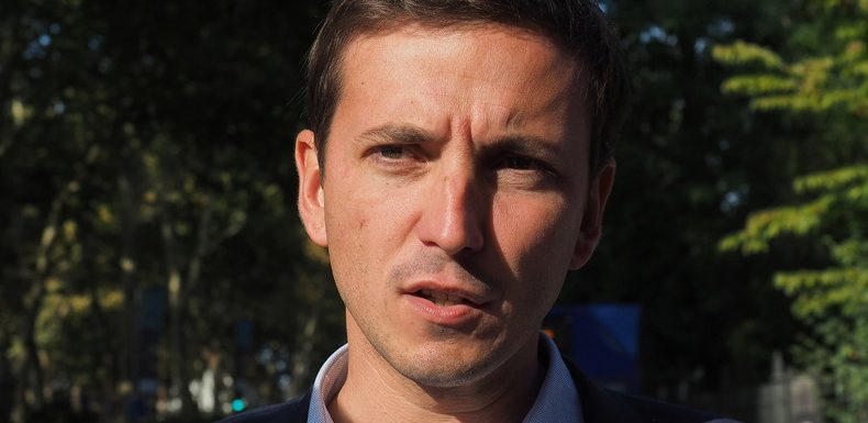 Taché maintient un débat à la «Convention de la droite» malgré les critiques de Marlène Schiappa