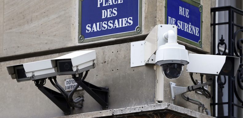 «Technopolice» : un collectif dénonce le recours aux technologies de surveillance en milieu urbain