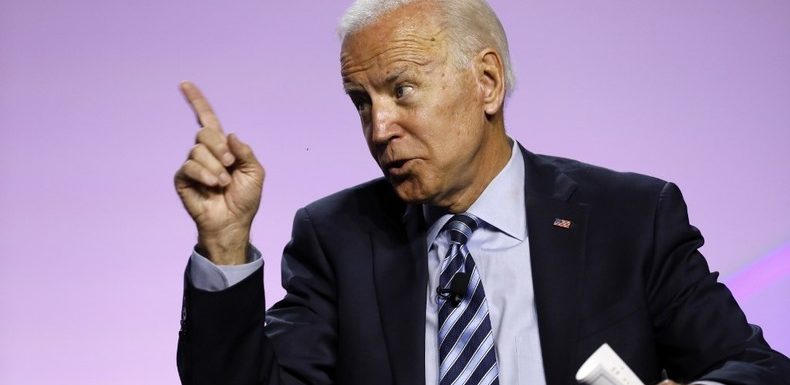 Mis en cause par les démocrates, Donald Trump attaque Joe Biden sur son action en Ukraine