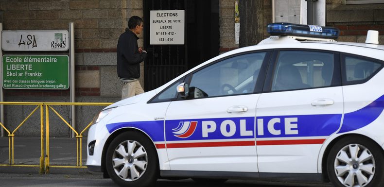 Grenoble : trois enquêtes ouvertes après une interpellation violente filmée (VIDEOS)