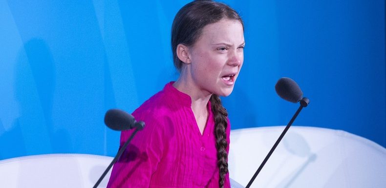 Greta Thunberg applaudie à l’ONU après un discours enflammé sur la «trahison» des dirigeants (VIDEO)
