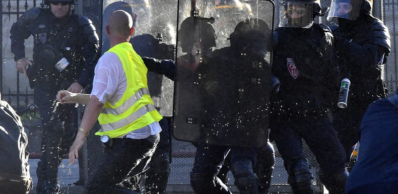 Les Gilets jaunes devant la justice : déjà 3 000 condamnations, dont un tiers à de la prison ferme