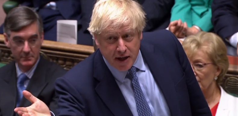 Brexit : Boris Johnson met au défi les députés de voter une motion de défiance contre lui