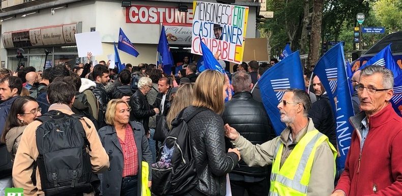 Le syndicat de police Alliance manifeste devant le siège de La France insoumise (VIDEOS)