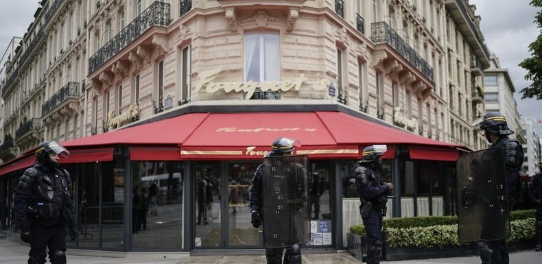 Acte 46 : la préfecture de police de Paris interdit deux zones aux Gilets jaunes