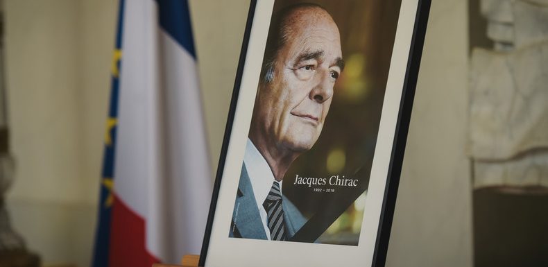 Paris : hommage populaire à Jacques Chirac