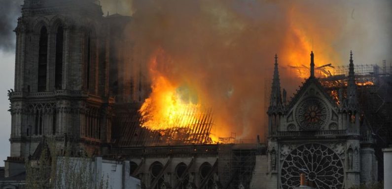 Quand Notre-Dame brûlait