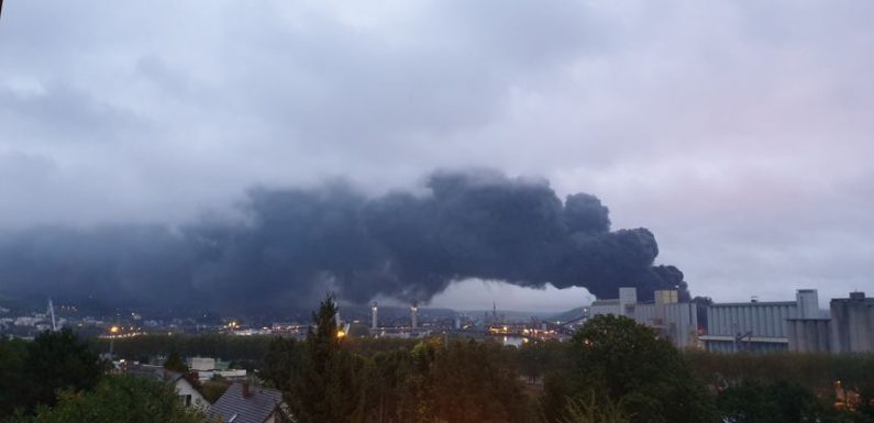 Incendie à l’usine Lubrizol à Rouen : de l’amiante dans la toiture brûlée