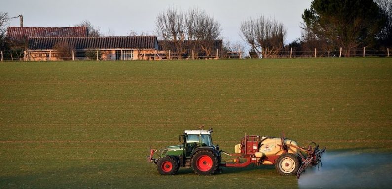 Les agriculteurs de la FNSEA se mobilisent contre la limitation des pesticides et « l’agri-bashing »