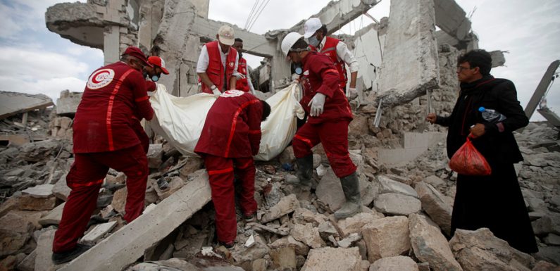 Au moins 100 morts lors de frappes au Yémen