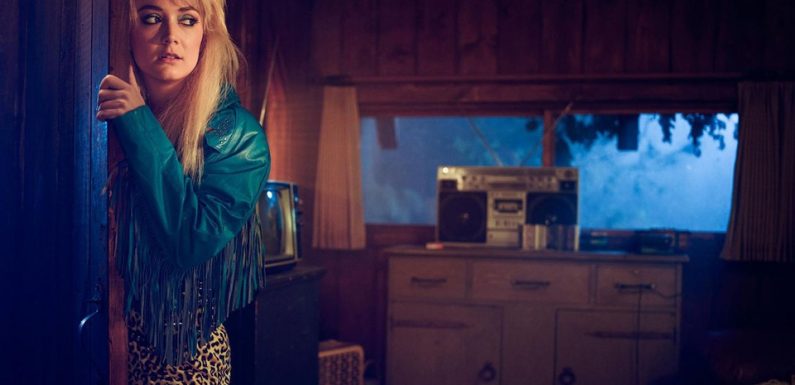 « American Horror Story » : Slasher, sueur et coupe mulet… La saison 9 ne plonge pas dans les années 1980 par hasard