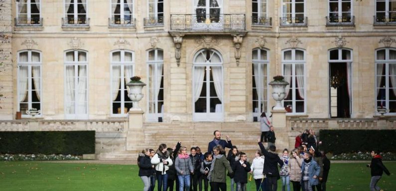 PODCAST. « Minute Papillon ! » : Les entrailles de Matignon, l’expo universelle de 1889 en 3D et les œuvres déjantées de la biennale à Lyon