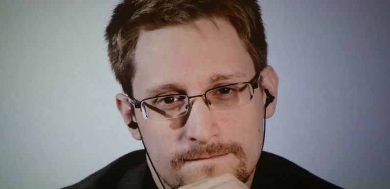 Les infos immanquables du jour : Edward Snowden en attente, pain sec à la cantine et arnaque à la vache