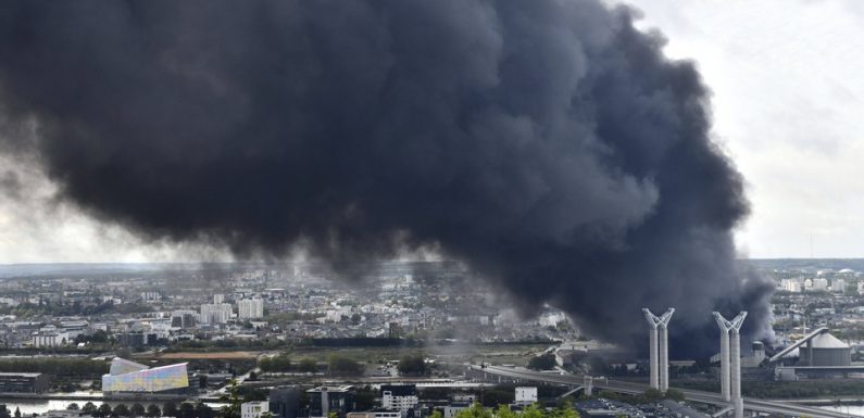 Incendie de l’usine Lubrizol à Rouen : Pourquoi des enseignants exercent leur droit de retrait