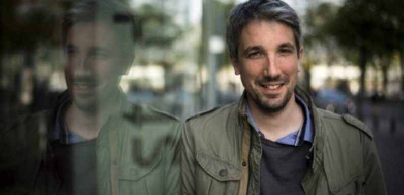 L’humoriste Guillaume Meurice vend de produits en ligne pour soutenir SOS Méditerranée