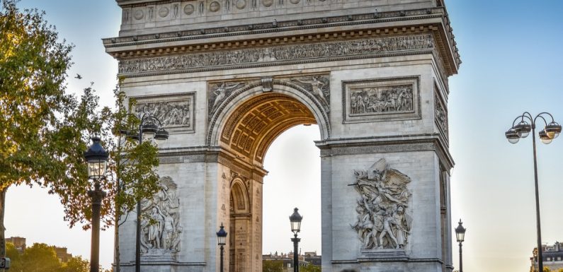 PODCAST. « Minute Papillon ! » : « Racisme culturel » dans le 16e arrondissement selon un élu, procès Mediator et Thomas Cook