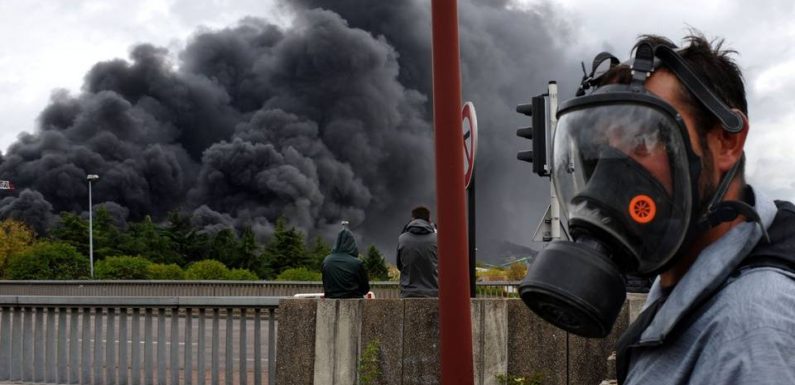 Incendie de l’usine Lubrizol à Rouen : Vous avez été exposés, confinés ou évacués, et vous êtes inquiets ? Racontez-nous