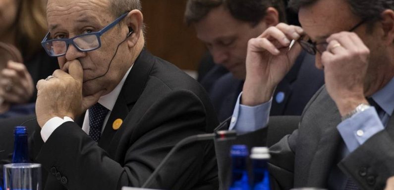 Plaintes contre Jean-Yves Le Drian : « Le recours de la dernière chance » des proches d’enfants français retenus en Syrie