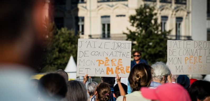 Loi bioéthique : Les citoyens « inquiets » ont « le devoir » de manifester, selon le président de la Conférence des évêques