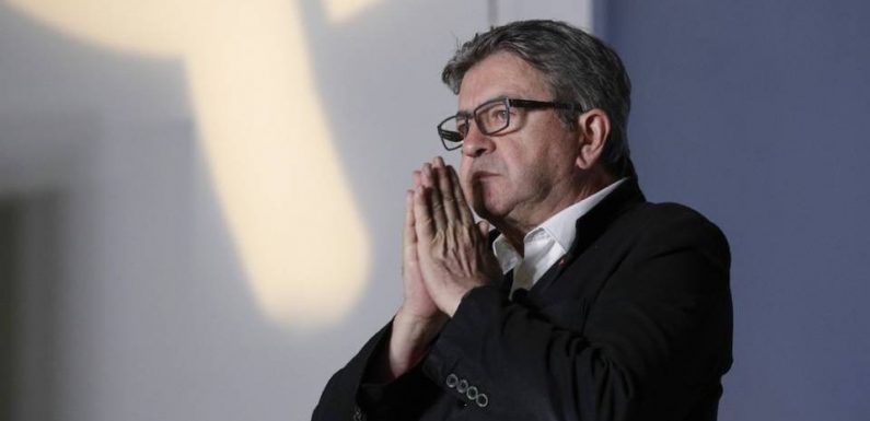 Perquisition à LFI : Jean-Luc Mélenchon dénonce un « procès politique », une stratégie risquée ?