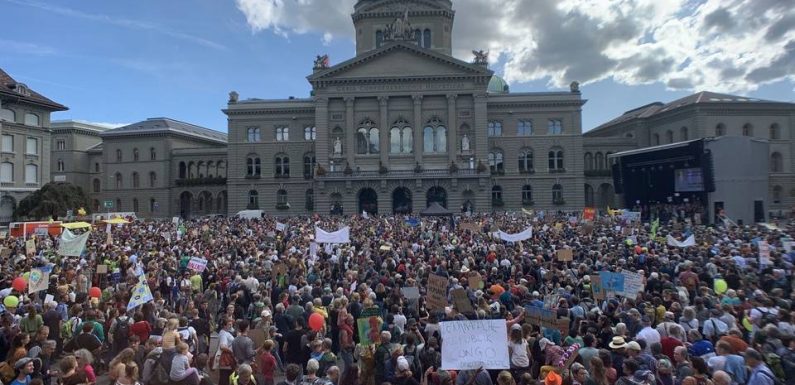 Suisse : Près de 100.000 personnes ont marché pour le climat