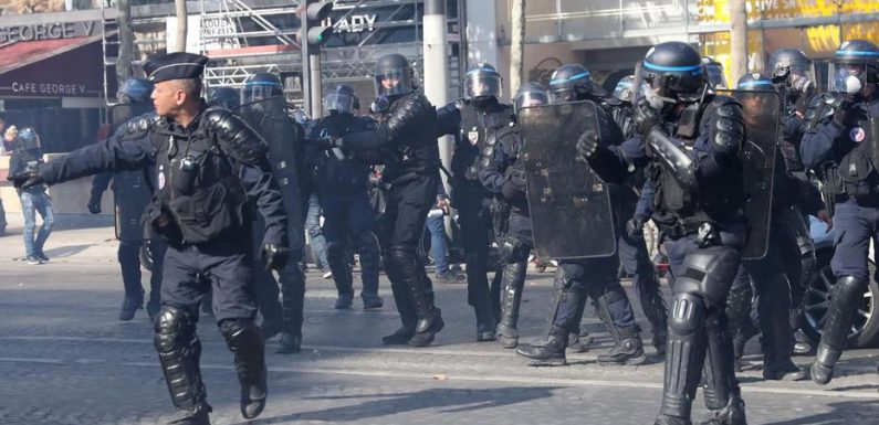Manifestations à Paris : les policiers sont «au bout du rouleau»