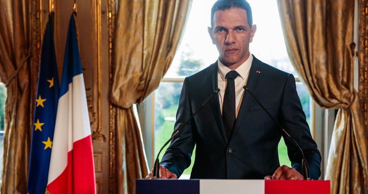 La série TV « Les Sauvages » met en scène le président d’« une autre histoire de France »