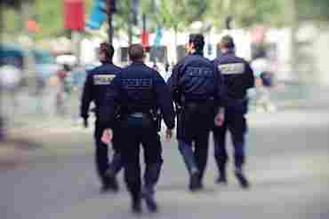 Enquêtes bâclées, politique du chiffre, hiérarchie indifférente : des policiers critiquent un travail « vide de sens »