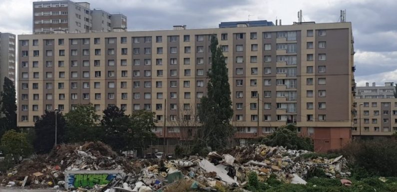 A Bagnolet, une décharge sauvage sous le nez des habitants