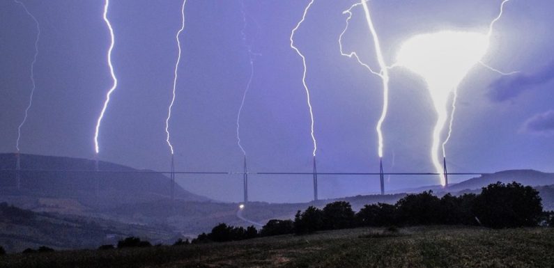 Le viaduc de Millau foudroyé : histoire d’une photo impressionnante