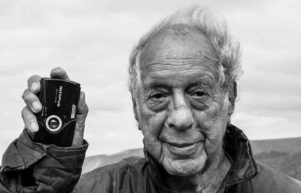 Robert Frank Dies; Pivotal Documentary Photographer Was 94