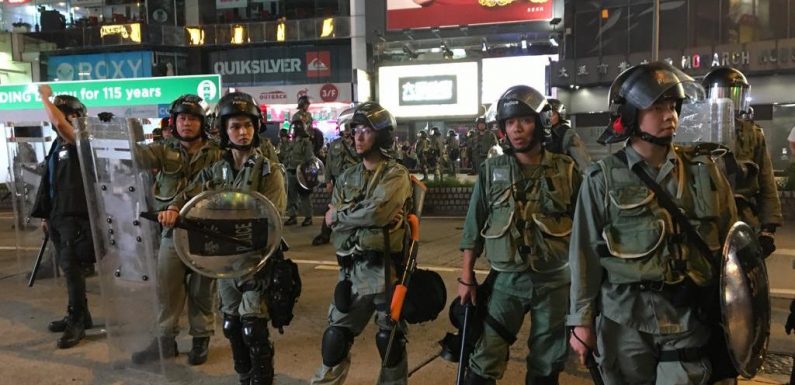 À Hong Kong, les forces de l’ordre «violent toutes les lois», dit un ex-policier
