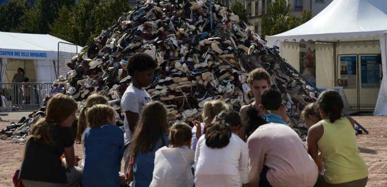 « Pyramide de chaussures » : 25 ans plus tard, les civils toujours victimes des mines antipersonnel