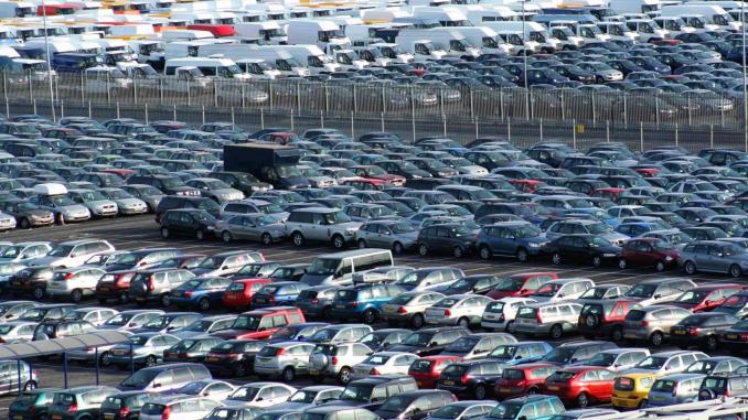 Véhicules d’occasion: quand l’Europe fourgue ses poubelles à l’Afrique