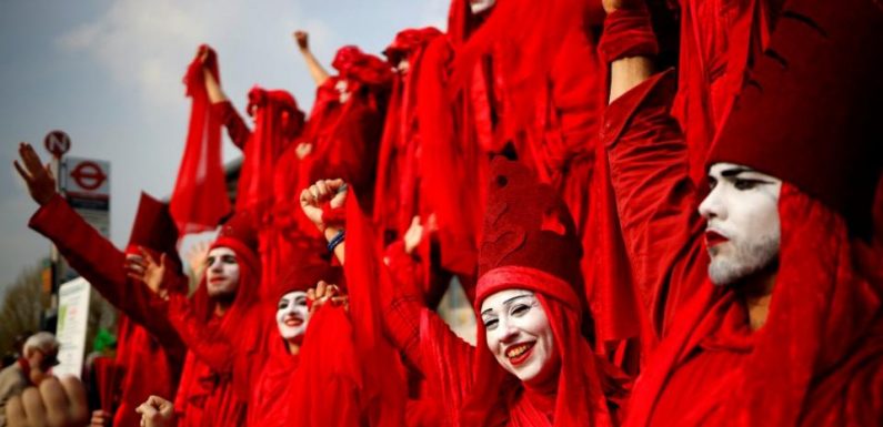 A Londres, des militants du mouvement Extinction Rebellion auraient été payés 450 euros par semaine