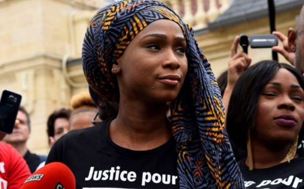 Assa, la soeur d’Adama Traoré, visée par une plainte en diffamation pour avoir révélé l’identité des gendarmes ayant interpellé son frère