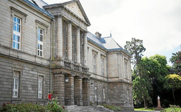 Saint-Brieuc (22) : Liberté pour 2 Marocains interpellés avec 23 kg de cannabis, l’interprète arabe n’ayant été trouvé que 3 heures après leur interpellation