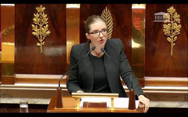 Aurore Bergé : « Ni aujourd’hui, ni demain, nous n’empêcherons quelconques parents hétérosexuels de vouloir concevoir un enfant de manière charnelle »