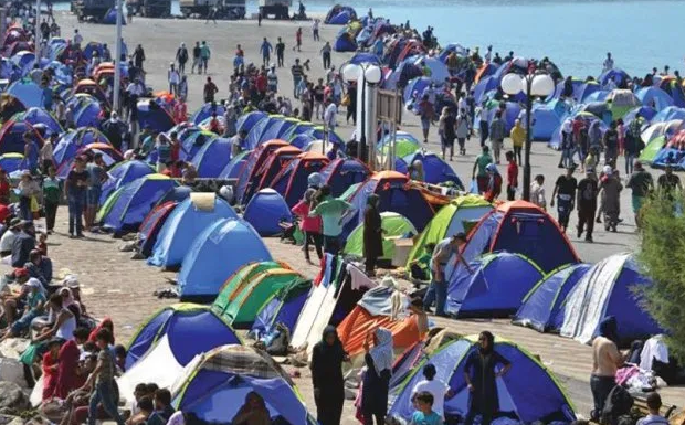 Grèce : avec des centaines de migrants débarquant quotidiennement, l’île de Lesbos est au bord de la rupture