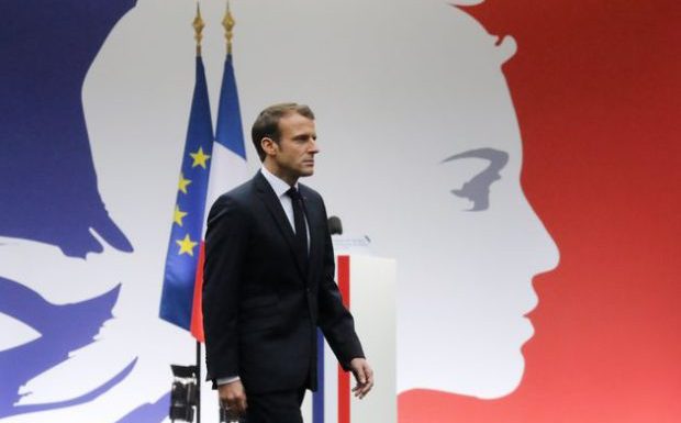 Terrorisme islamique : Macron «se voit contraint de définir un positionnement susceptible de contrer le discours anxiogène et radical de l’extrême droite» (Edito du Monde)