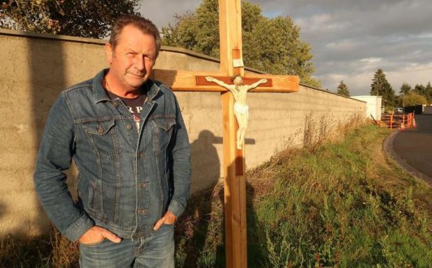 Yvelines : un calvaire ressuscité grâce à un maire athée