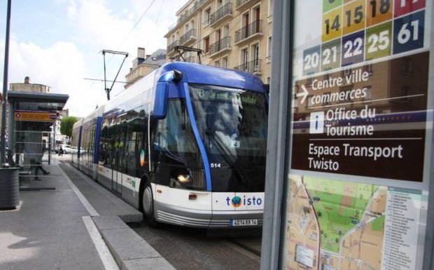 Caen : Déja condamné pour escroquerie, le migrant clandestin togolais violait des femmes abordées dans le tramway