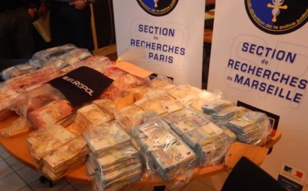 Marseille : un réseau berbère devant la justice pour avoir blanchi 400 millions d’euros de la drogue