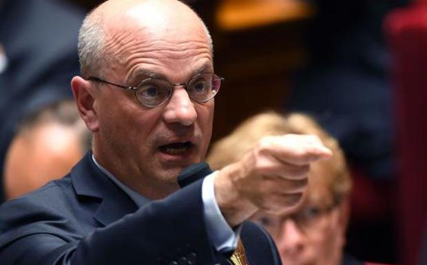 Voile islamique : critiqué par Aurélien Taché, Blanquer réclame des sanctions contre le député LREM