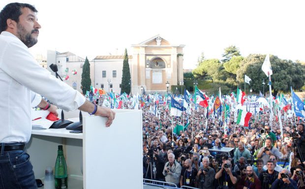 Rome : près de 200.000 personnes rassemblées contre le gouvernement à l’appel de Matteo Salvini