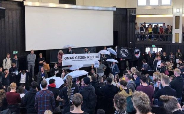 Un prof bousculé et empêché de faire cours à l’université de Hambourg. Pour le quotidien BILD, « les antifas menacent notre liberté »