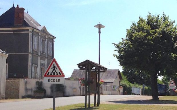 Suspendu en 2017 pour avoir étudié en classe un texte de la Bible, la justice a tranché cet été en faveur de cet instituteur… mais l’Éducation nationale fait appel