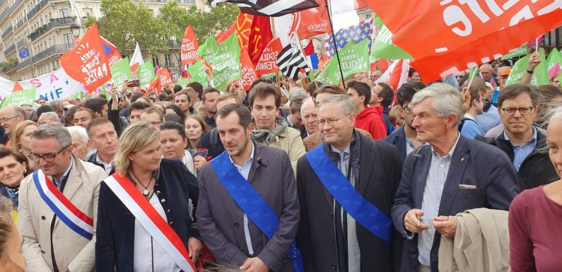 Des élus à la manifestation Marchons Enfants