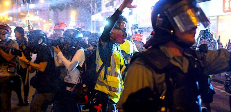 Hong Kong: une journaliste perd la vue à un oeil alors que les violences policières s’intensifient