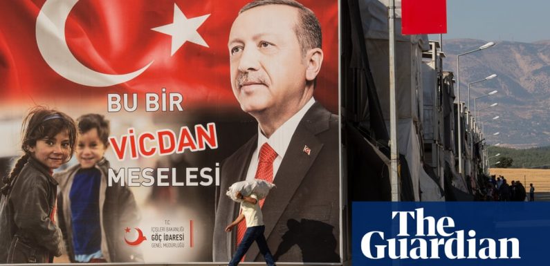 Turkey accused of using threats and deception to deport Syrian refugees